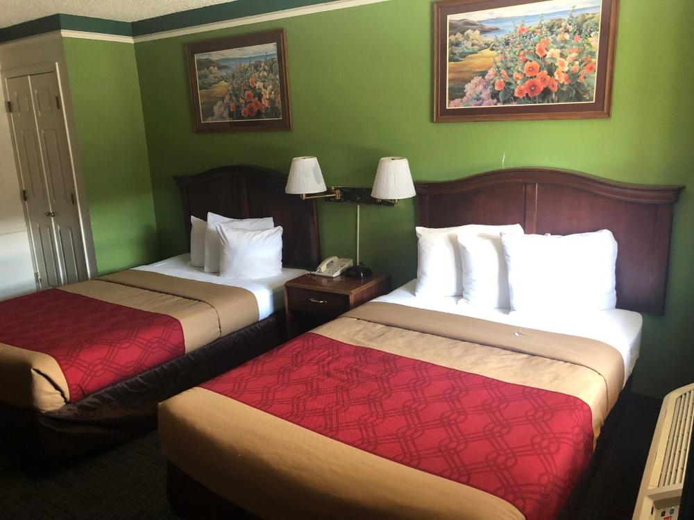 2 Double Beds Non-Smoking interior